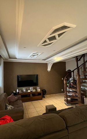 Casa para alugar com 200m², 3 quartos e 3 vagas Casa para alugar com 200m², 3 quartos e 3 vagasSala