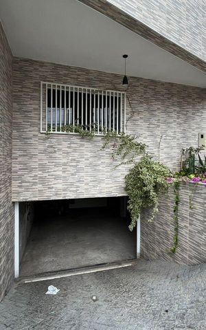 Casa para alugar com 200m², 3 quartos e 3 vagas Casa para alugar com 200m², 3 quartos e 3 vagasFachada