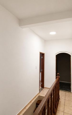 Casa para alugar com 200m², 3 quartos e 3 vagas Casa para alugar com 200m², 3 quartos e 3 vagasCorredor