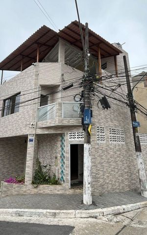 Casa para alugar com 200m², 3 quartos e 3 vagas Casa para alugar com 200m², 3 quartos e 3 vagasFachada