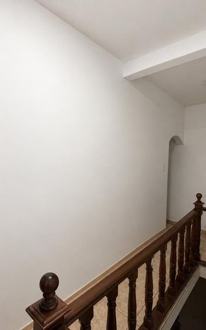 Casa para alugar com 200m², 3 quartos e 3 vagas Casa para alugar com 200m², 3 quartos e 3 vagasCorredor