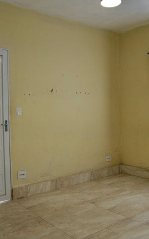 Casa à venda com 75m², 3 quartos e sem vaga Casa à venda com 75m², 3 quartos e sem vagaSala