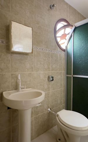 Casa de condomínio à venda com 94m², 3 quartos e 2 vagas Casa de condomínio à venda com 94m², 3 quartos e 2 vagasBanheiro