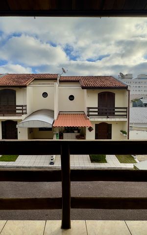 Casa de condomínio à venda com 94m², 3 quartos e 2 vagas Casa de condomínio à venda com 94m², 3 quartos e 2 vagasVista Sacada