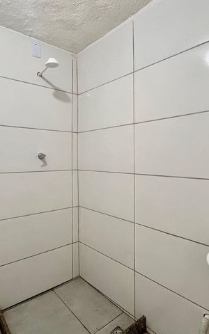 Casa para alugar com 45m², 1 quarto e sem vaga Casa para alugar com 45m², 1 quarto e sem vagaBanheiro