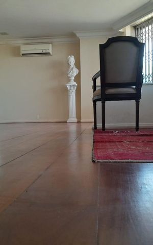 Apartamento para alugar com 129m², 3 quartos e sem vaga Apartamento para alugar com 129m², 3 quartos e sem vagaSala