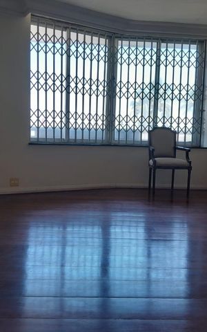 Apartamento para alugar com 129m², 3 quartos e sem vaga Apartamento para alugar com 129m², 3 quartos e sem vagaSala