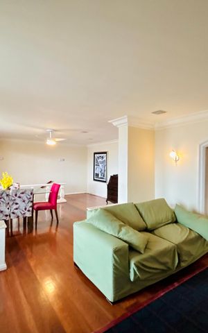 Apartamento para alugar com 129m², 3 quartos e sem vaga Apartamento para alugar com 129m², 3 quartos e sem vagaSala