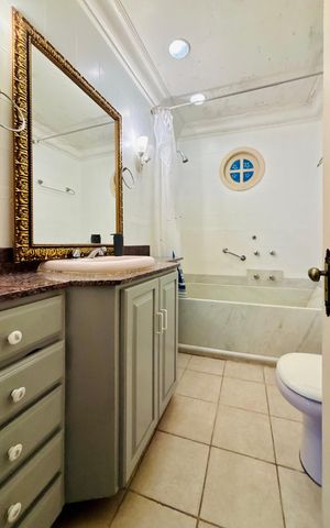 Apartamento para alugar com 129m², 3 quartos e sem vaga Apartamento para alugar com 129m², 3 quartos e sem vagaBanheiro