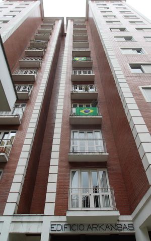 Apartamento para alugar com 74m², 2 quartos e 1 vagaFachada do Prédio