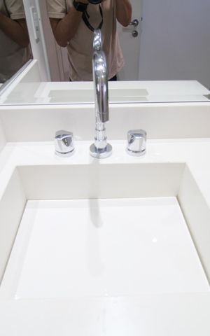 Apartamento à venda com 69m², 2 quartos e 2 vagasBanheiro da Suíte