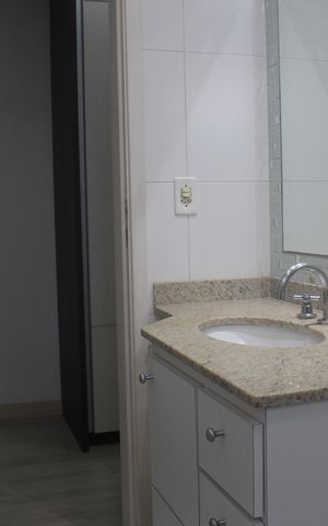 Apartamento à venda com 83m², 3 quartos e 2 vagasBanheiro da Suíte