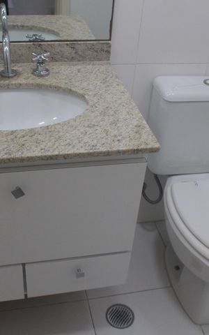 Apartamento à venda com 83m², 3 quartos e 2 vagasBanheiro