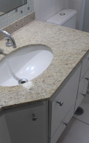 Apartamento à venda com 83m², 3 quartos e 2 vagasBanheiro da Suíte