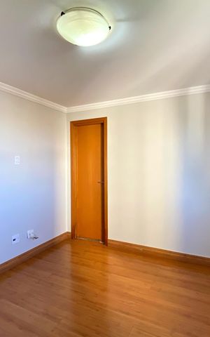 Apartamento à venda com 259m², 4 quartos e 3 vagas Apartamento à venda com 259m², 4 quartos e 3 vagasSuite