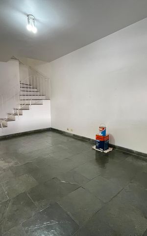 Casa à venda com 100m², 2 quartos e 2 vagasSala