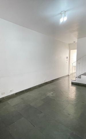 Casa à venda com 100m², 2 quartos e 2 vagasSala