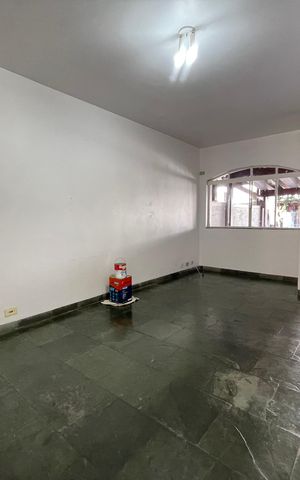 Casa à venda com 100m², 2 quartos e 2 vagasSala