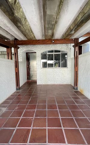 Casa à venda com 100m², 2 quartos e 2 vagasGaragem