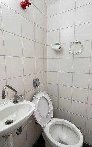 Casa à venda com 100m², 2 quartos e 2 vagasBanheiro 2