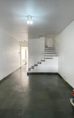 Casa à venda com 100m², 2 quartos e 2 vagasSala