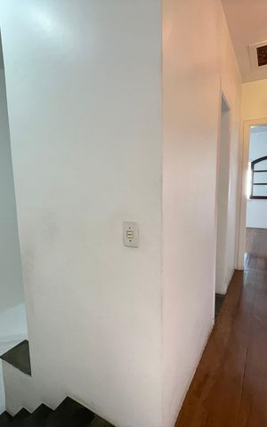 Casa à venda com 100m², 2 quartos e 2 vagasCorredor