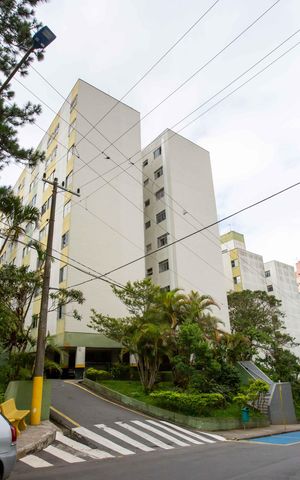 Apartamento para alugar com 74m², 3 quartos e 1 vagaFachado do condomínio