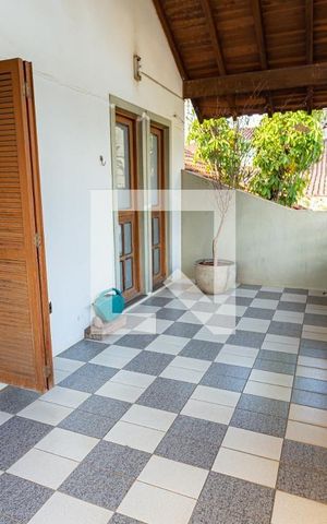 Casa para alugar com 303m², 4 quartos e 4 vagas