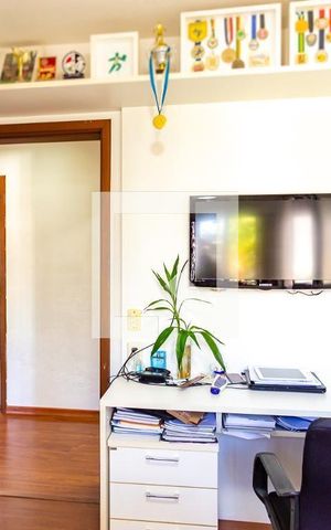 Casa para alugar com 303m², 4 quartos e 4 vagas Casa para alugar com 303m², 4 quartos e 4 vagasQuarto 1