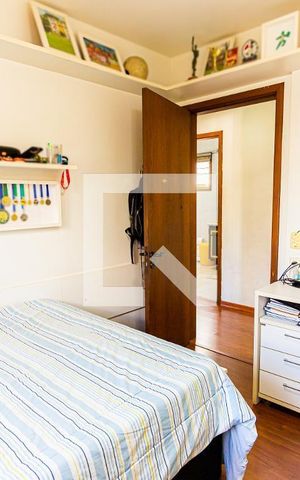Casa para alugar com 303m², 4 quartos e 4 vagas Casa para alugar com 303m², 4 quartos e 4 vagasQuarto 1
