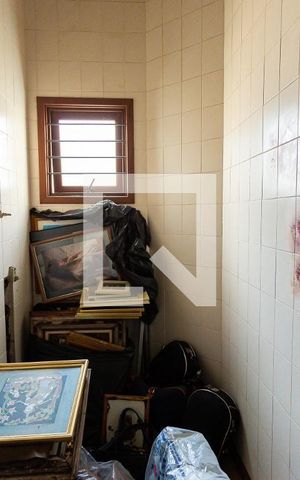 Casa para alugar com 303m², 4 quartos e 4 vagas