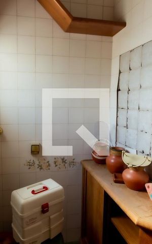Casa para alugar com 303m², 4 quartos e 4 vagas Casa para alugar com 303m², 4 quartos e 4 vagasBanheiro 1