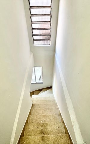Casa para alugar com 90m², 3 quartos e sem vagaEscada