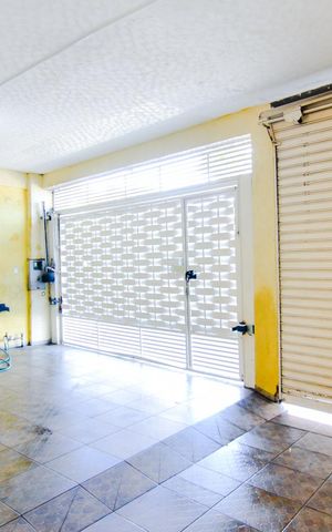 Casa à venda com 200m², 4 quartos e 4 vagasGaragem