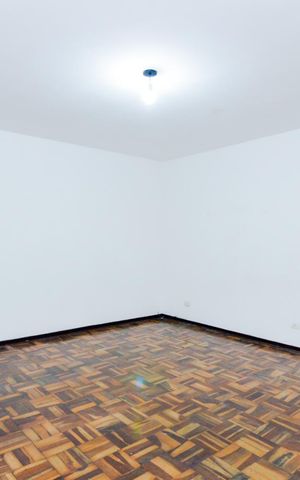 Casa à venda com 200m², 4 quartos e 4 vagasSala
