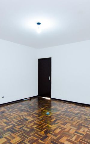 Casa à venda com 200m², 4 quartos e 4 vagasSala