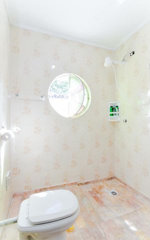 Casa à venda com 200m², 4 quartos e 4 vagasBanheiro Social