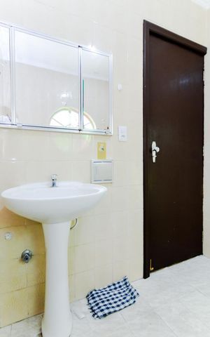 Casa à venda com 200m², 4 quartos e 4 vagasBanheiro da Suíte