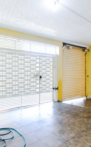 Casa à venda com 200m², 4 quartos e 4 vagasGaragem