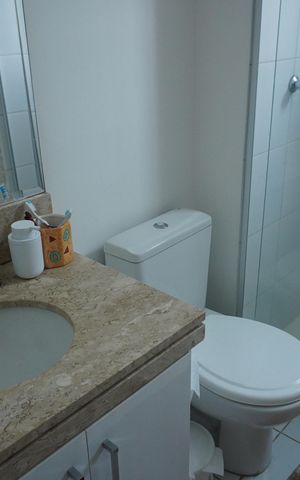 Casa de condomínio para alugar com 183m², 4 quartos e 2 vagasBanheiro