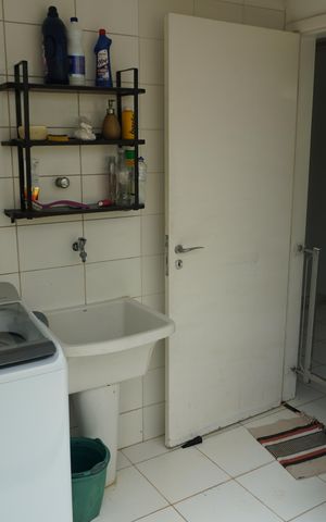 Casa de condomínio para alugar com 183m², 4 quartos e 2 vagasÁrea de Serviço