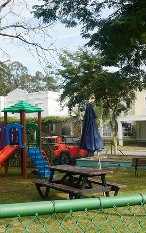 Casa de condomínio para alugar com 183m², 4 quartos e 2 vagasÁrea comum - Playground