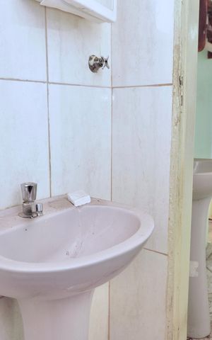 Casa à venda com 400m², 3 quartos e 1 vaga Casa à venda com 400m², 3 quartos e 1 vagaBanheiro 2