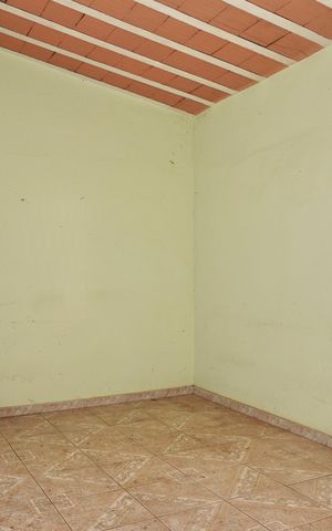 Casa à venda com 400m², 3 quartos e 1 vaga Casa à venda com 400m², 3 quartos e 1 vagaSala