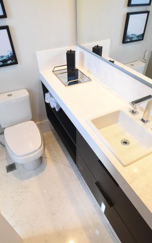 Apartamento à venda com 137m², 2 quartos e 2 vagasBanheiro da Suíte