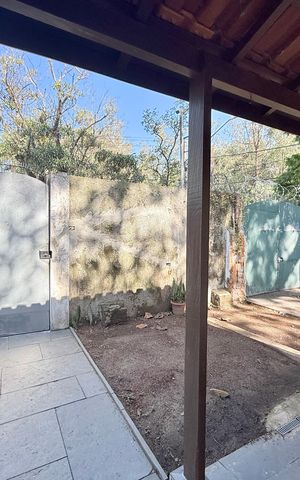 Casa à venda com 380m², 3 quartos e 4 vagas Casa à venda com 380m², 3 quartos e 4 vagasEntrada