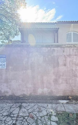 Casa à venda com 380m², 3 quartos e 4 vagas Casa à venda com 380m², 3 quartos e 4 vagasFachada