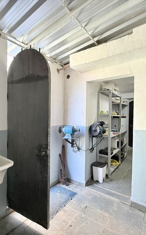 Casa à venda com 380m², 3 quartos e 4 vagas Casa à venda com 380m², 3 quartos e 4 vagasÁrea de Serviço