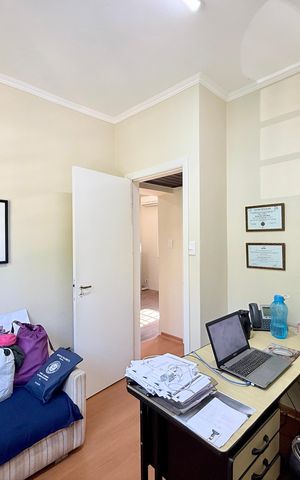 Casa à venda com 380m², 3 quartos e 4 vagas Casa à venda com 380m², 3 quartos e 4 vagasQuarto 3