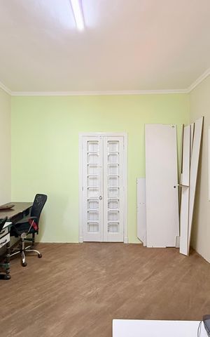 Casa à venda com 380m², 3 quartos e 4 vagas Casa à venda com 380m², 3 quartos e 4 vagasQuarto 1